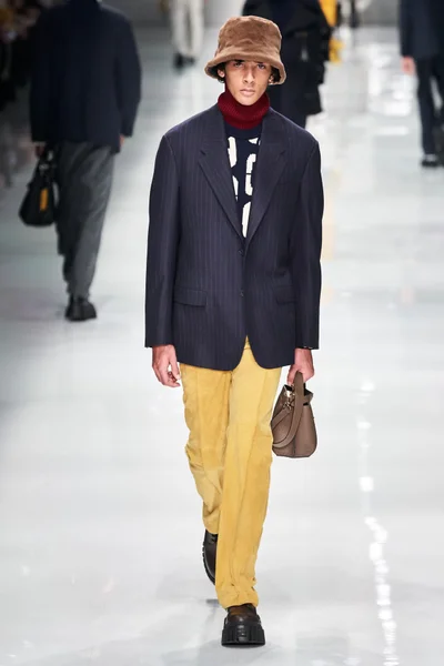 Look 40